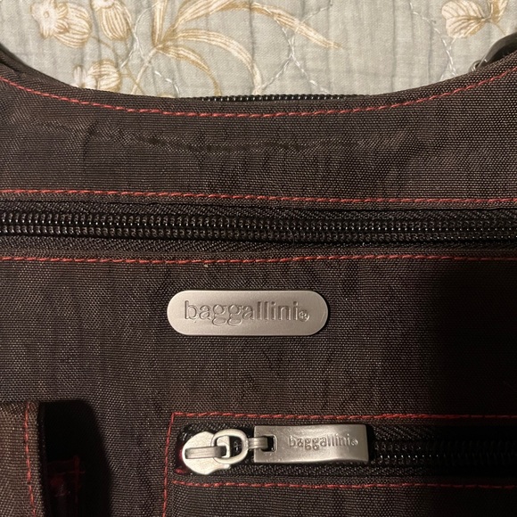 Baggallini Brown Crossbody Bag with Adjustable Strap and Sturdy Fabric - Picture 2 of 6